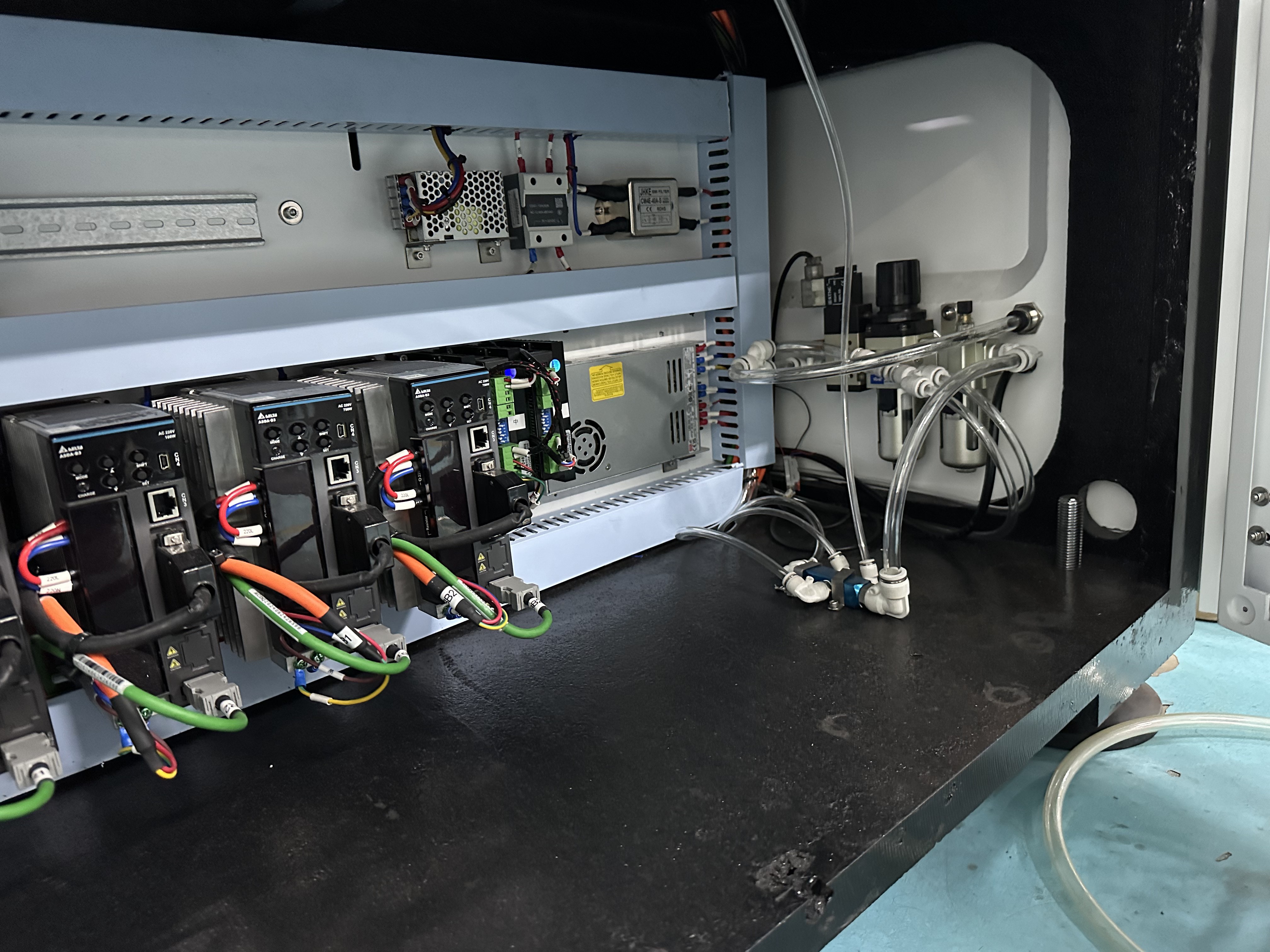 S7000 terminal insertion machine servo controllers and pneumatic components
